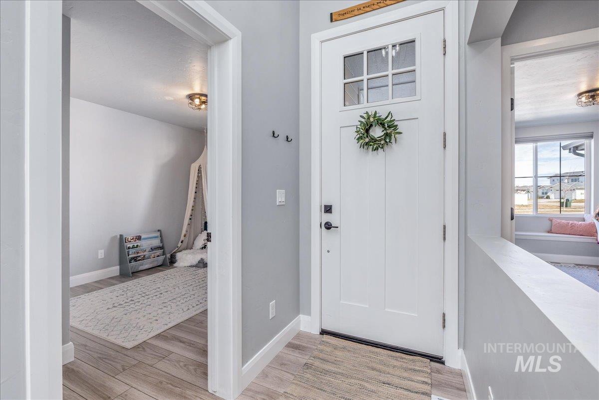 5825 W Daphne Dr, Meridian, Idaho 83646, 4 Bedrooms, 2 Bathrooms, Residential For Sale, Price $499,900, 98978573