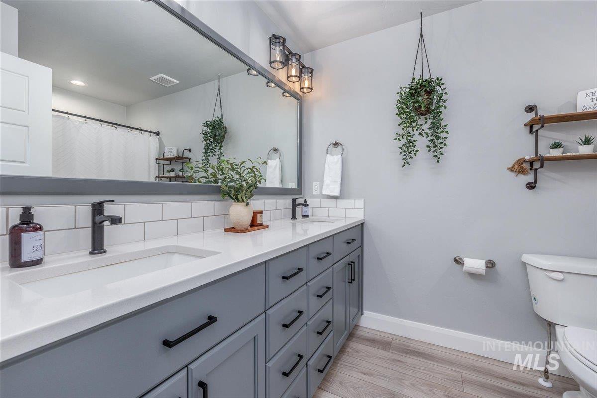 5825 W Daphne Dr, Meridian, Idaho 83646, 4 Bedrooms, 2 Bathrooms, Residential For Sale, Price $499,900, 98978573