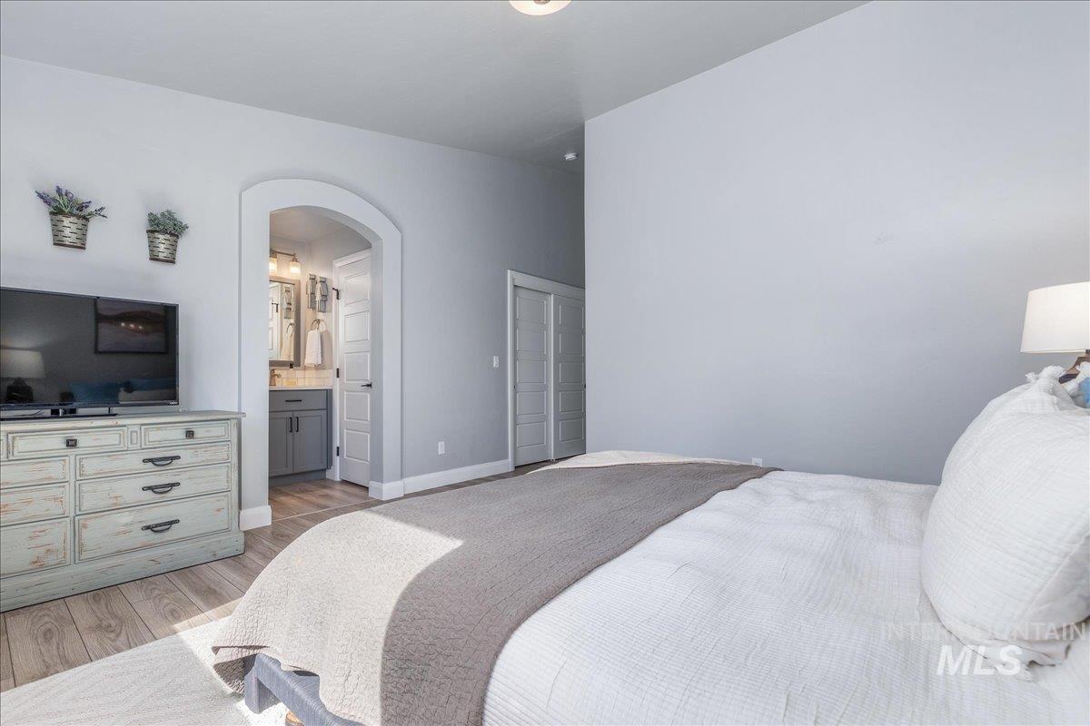 5825 W Daphne Dr, Meridian, Idaho 83646, 4 Bedrooms, 2 Bathrooms, Residential For Sale, Price $499,900, 98978573