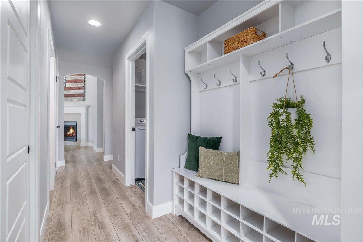 5825 W Daphne Dr, Meridian, Idaho 83646, 4 Bedrooms, 2 Bathrooms, Residential For Sale, Price $499,900, 98978573