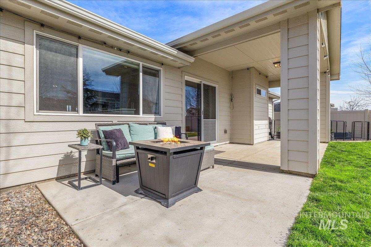 5825 W Daphne Dr, Meridian, Idaho 83646, 4 Bedrooms, 2 Bathrooms, Residential For Sale, Price $499,900, 98978573