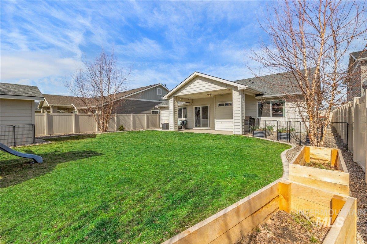 5825 W Daphne Dr, Meridian, Idaho 83646, 4 Bedrooms, 2 Bathrooms, Residential For Sale, Price $499,900, 98978573