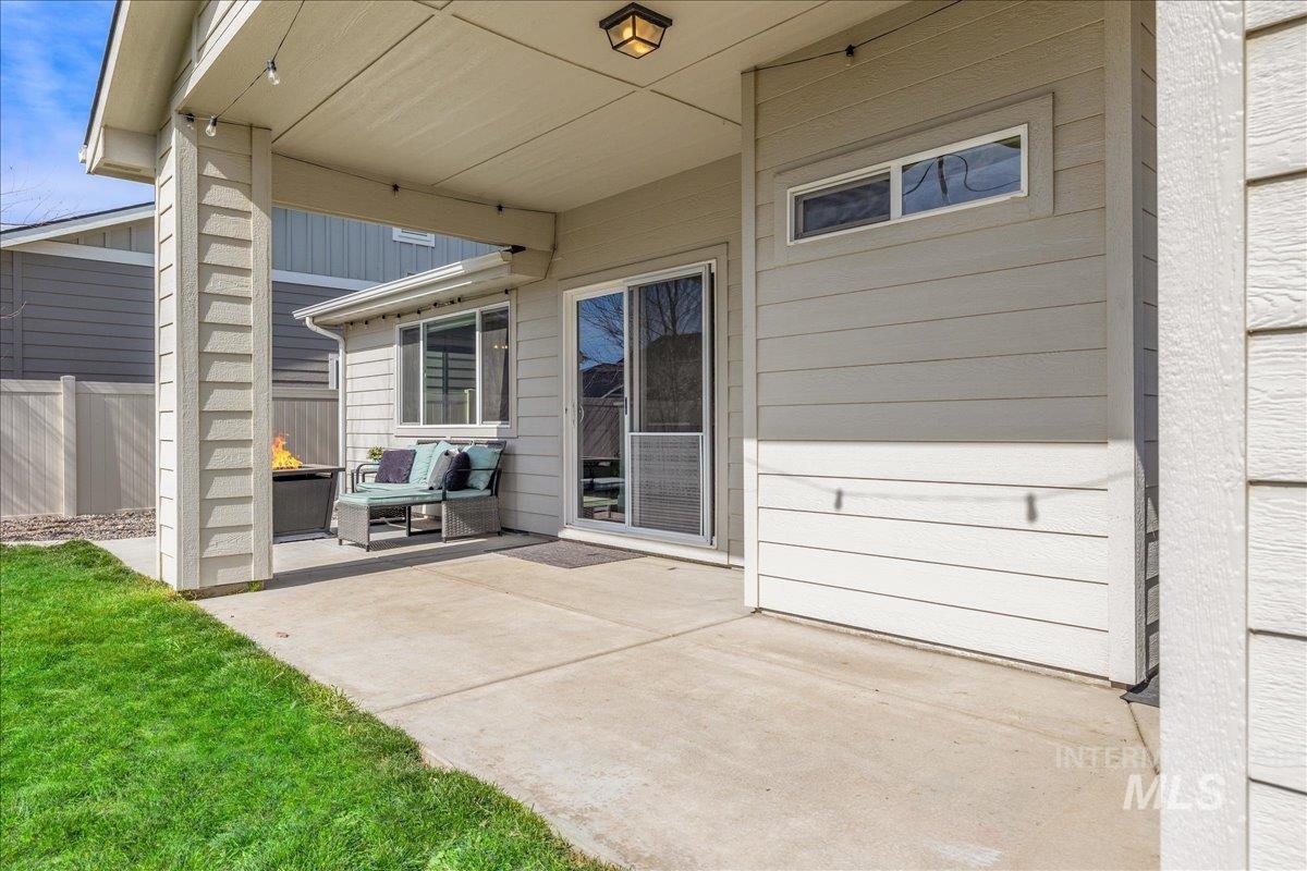 5825 W Daphne Dr, Meridian, Idaho 83646, 4 Bedrooms, 2 Bathrooms, Residential For Sale, Price $499,900, 98978573