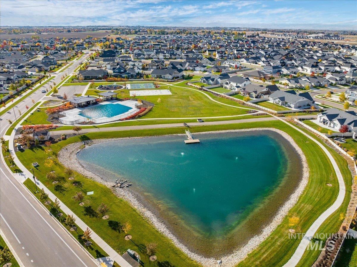 5825 W Daphne Dr, Meridian, Idaho 83646, 4 Bedrooms, 2 Bathrooms, Residential For Sale, Price $499,900, 98978573