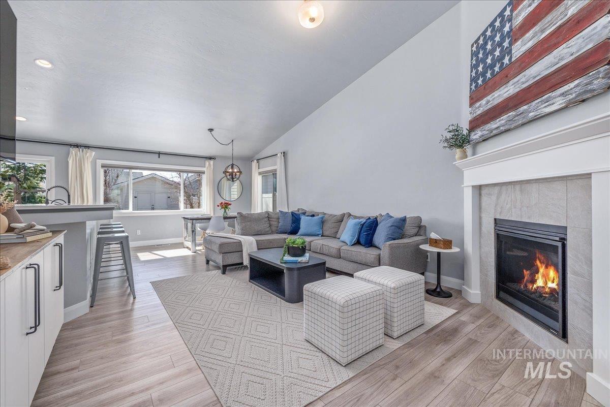 5825 W Daphne Dr, Meridian, Idaho 83646, 4 Bedrooms, 2 Bathrooms, Residential For Sale, Price $499,900, 98978573