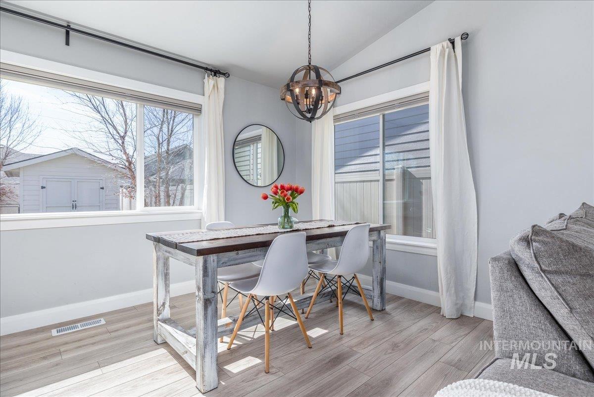 5825 W Daphne Dr, Meridian, Idaho 83646, 4 Bedrooms, 2 Bathrooms, Residential For Sale, Price $499,900, 98978573