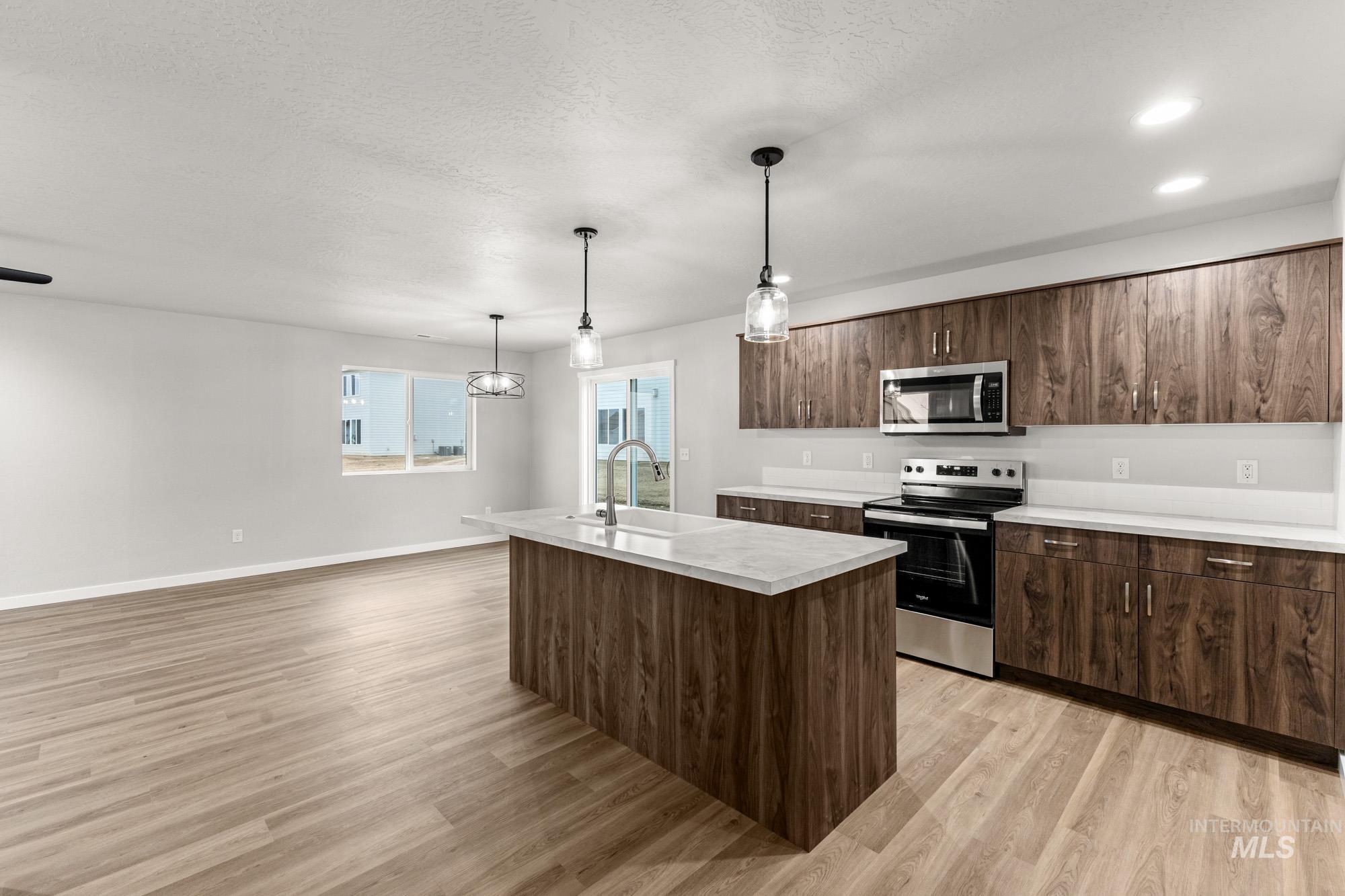 13723 Inman Ct, Caldwell, Idaho 83607, 3 Bedrooms, 2.5 Bathrooms, Residential For Sale, Price $424,990, 98978574