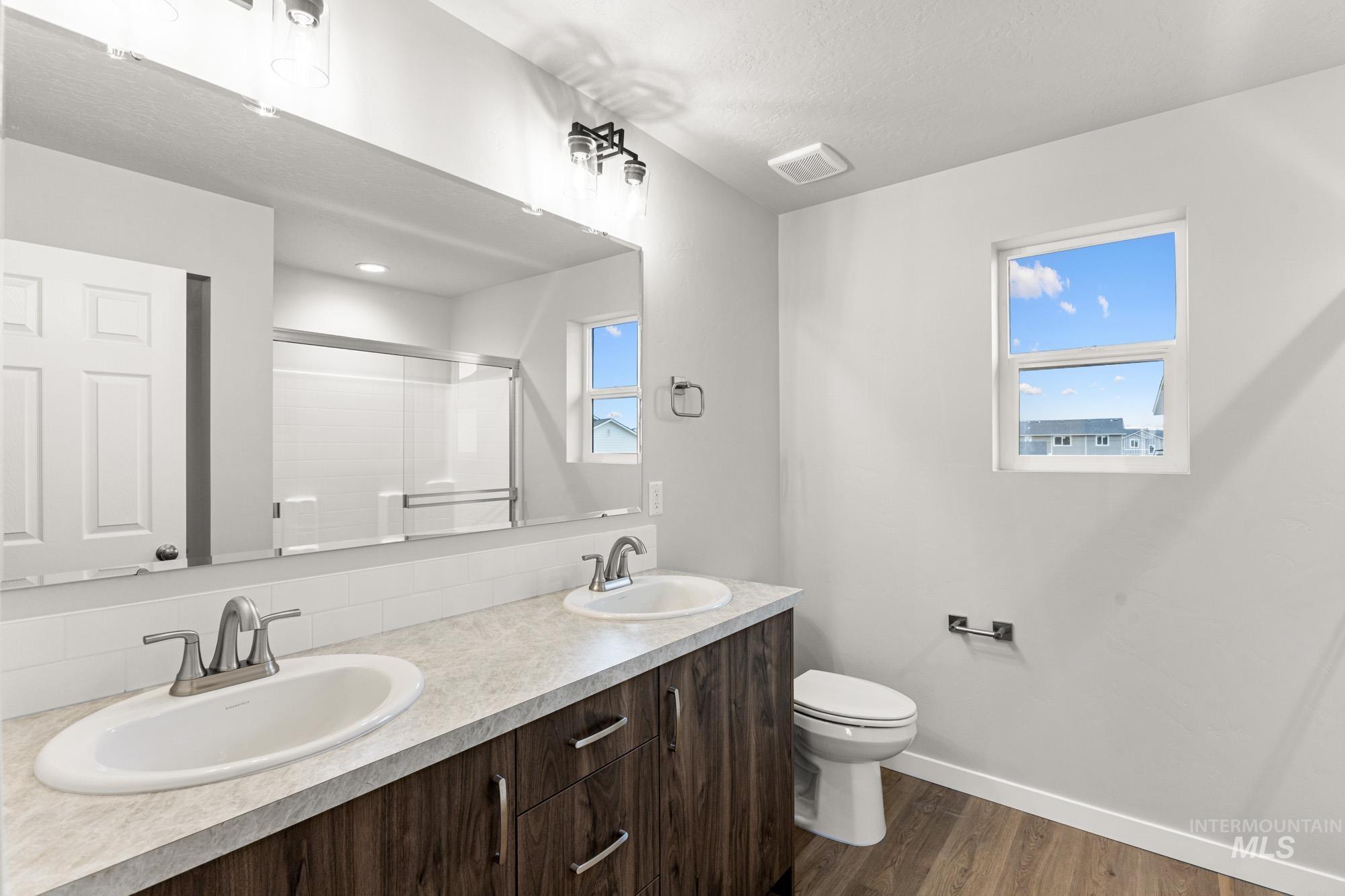 13723 Inman Ct, Caldwell, Idaho 83607, 3 Bedrooms, 2.5 Bathrooms, Residential For Sale, Price $424,990, 98978574