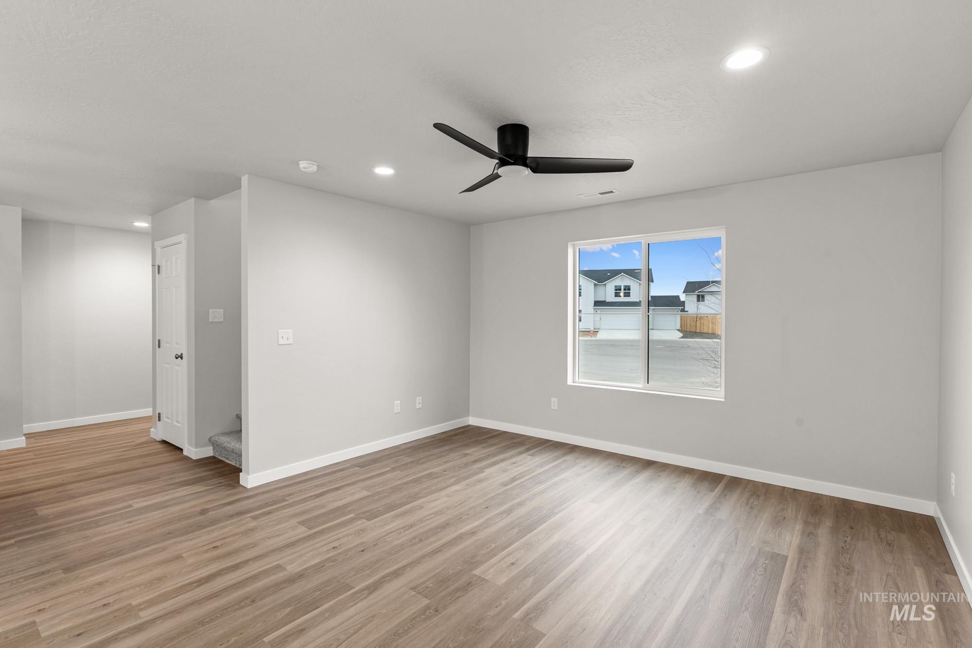 13723 Inman Ct, Caldwell, Idaho 83607, 3 Bedrooms, 2.5 Bathrooms, Residential For Sale, Price $424,990, 98978574