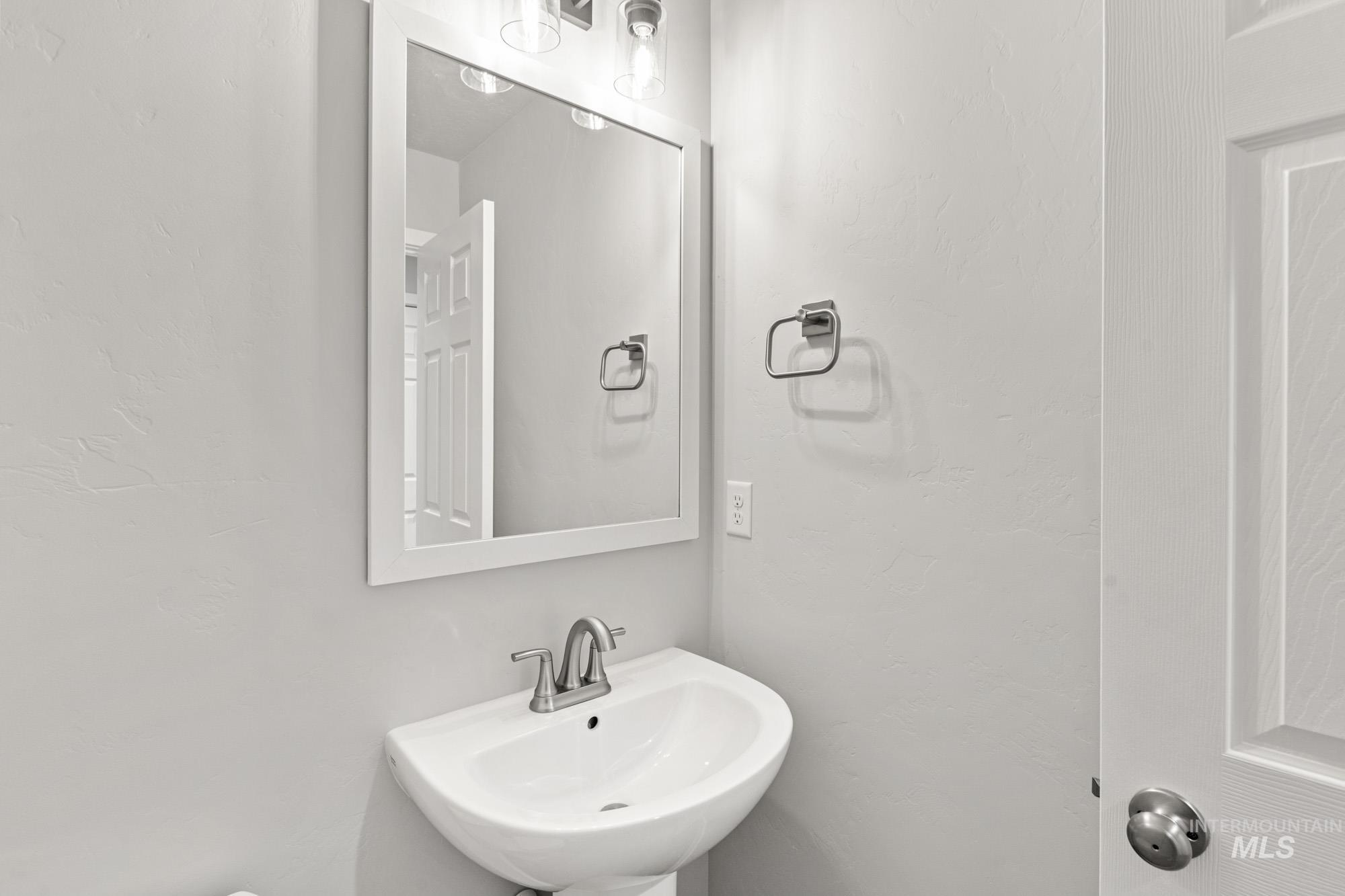 13723 Inman Ct, Caldwell, Idaho 83607, 3 Bedrooms, 2.5 Bathrooms, Residential For Sale, Price $424,990, 98978574