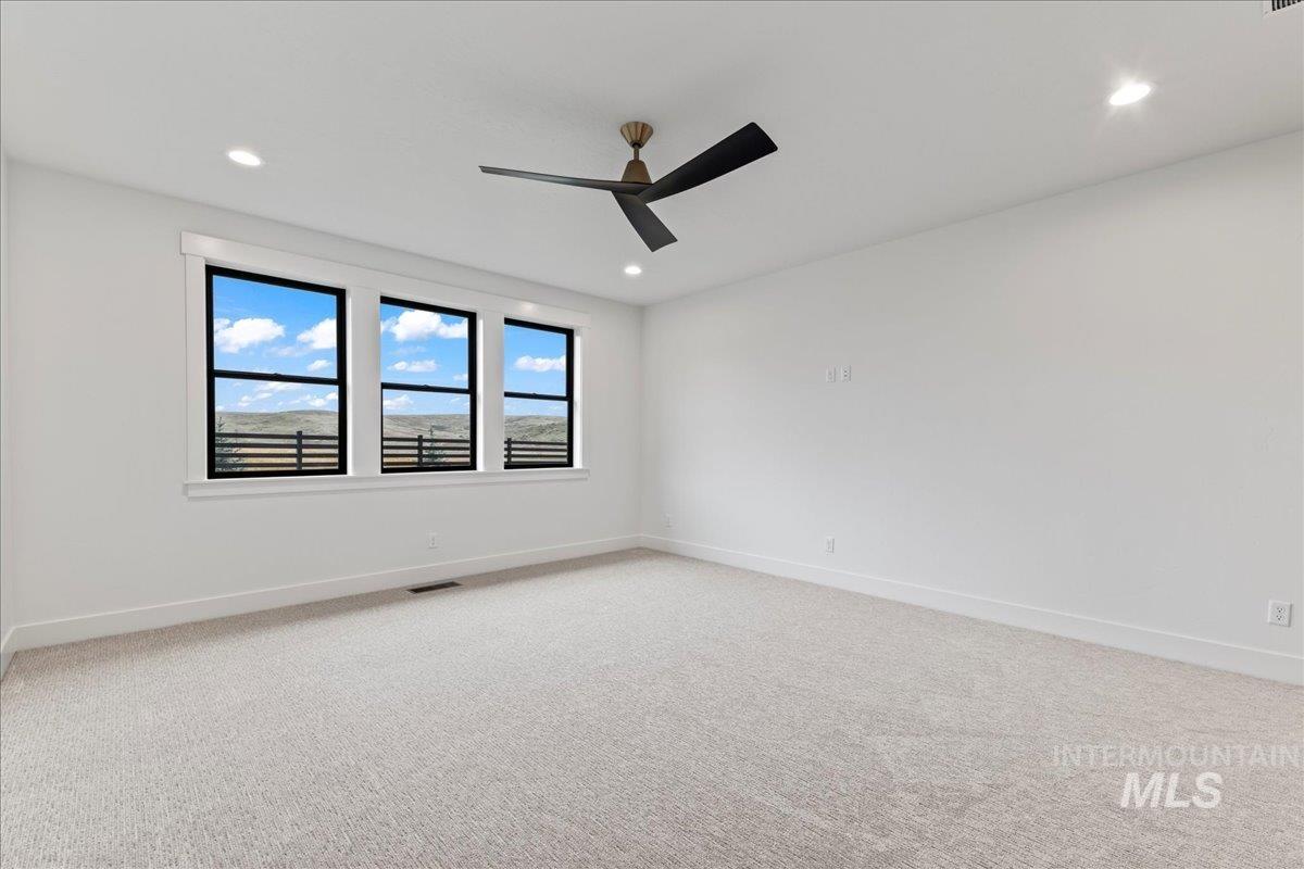 5667 W Haughburn Dr, Eagle, Idaho 83616, 3 Bedrooms, 2.5 Bathrooms, Residential For Sale, Price $949,900, 98978575