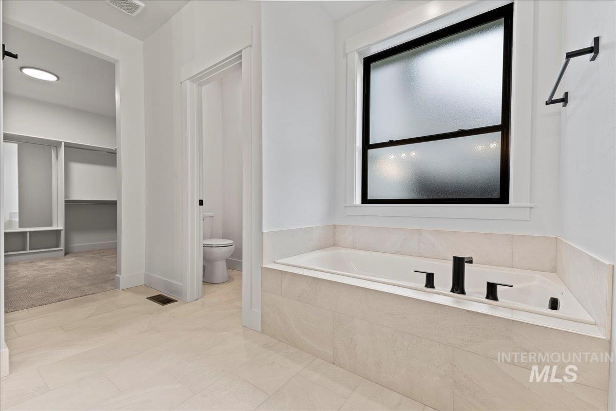 5667 W Haughburn Dr, Eagle, Idaho 83616, 3 Bedrooms, 2.5 Bathrooms, Residential For Sale, Price $949,900, 98978575