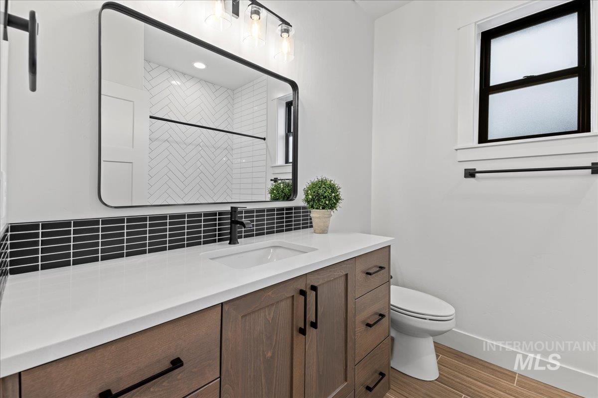 5667 W Haughburn Dr, Eagle, Idaho 83616, 3 Bedrooms, 2.5 Bathrooms, Residential For Sale, Price $949,900, 98978575