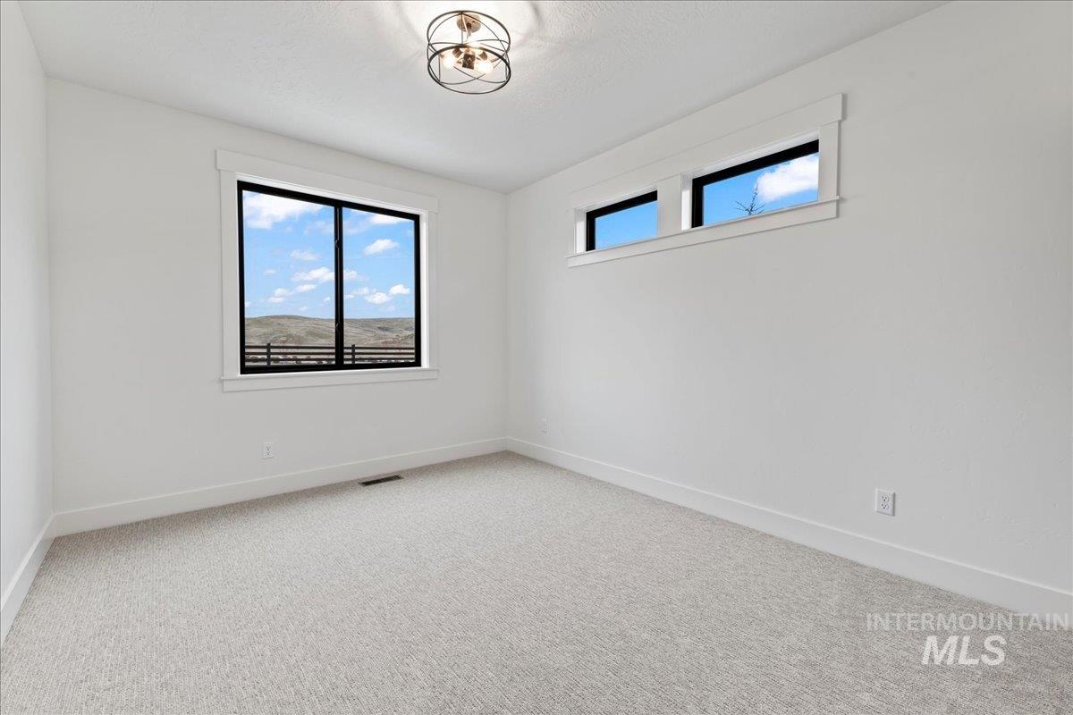 5667 W Haughburn Dr, Eagle, Idaho 83616, 3 Bedrooms, 2.5 Bathrooms, Residential For Sale, Price $949,900, 98978575