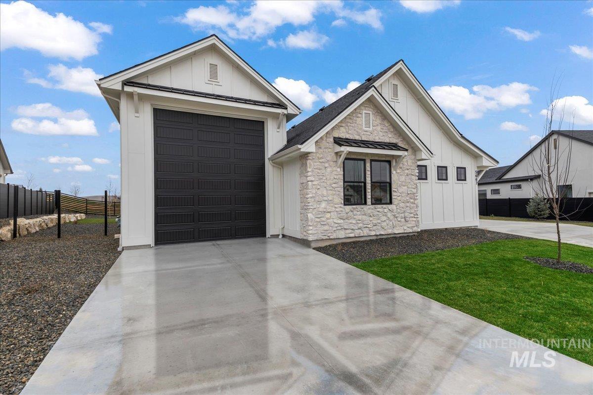 5667 W Haughburn Dr, Eagle, Idaho 83616, 3 Bedrooms, 2.5 Bathrooms, Residential For Sale, Price $949,900, 98978575