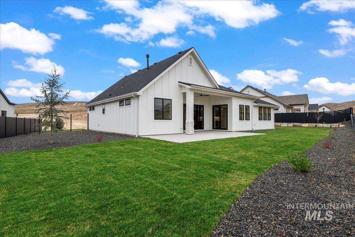 5667 W Haughburn Dr, Eagle, Idaho 83616, 3 Bedrooms, 2.5 Bathrooms, Residential For Sale, Price $949,900, 98978575