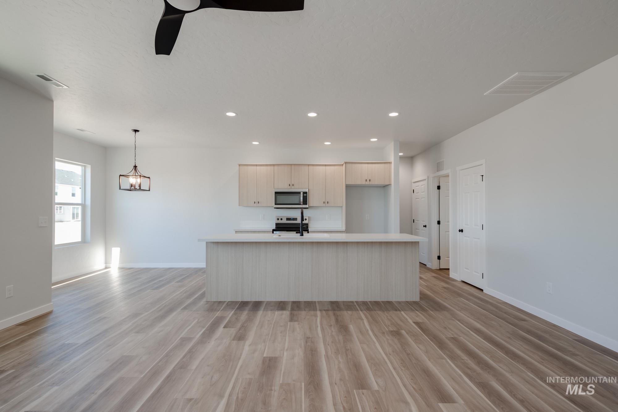 3625 E Jamestown Dr, Nampa, Idaho 83686, 4 Bedrooms, 2 Bathrooms, Residential For Sale, Price $419,990, 98978576