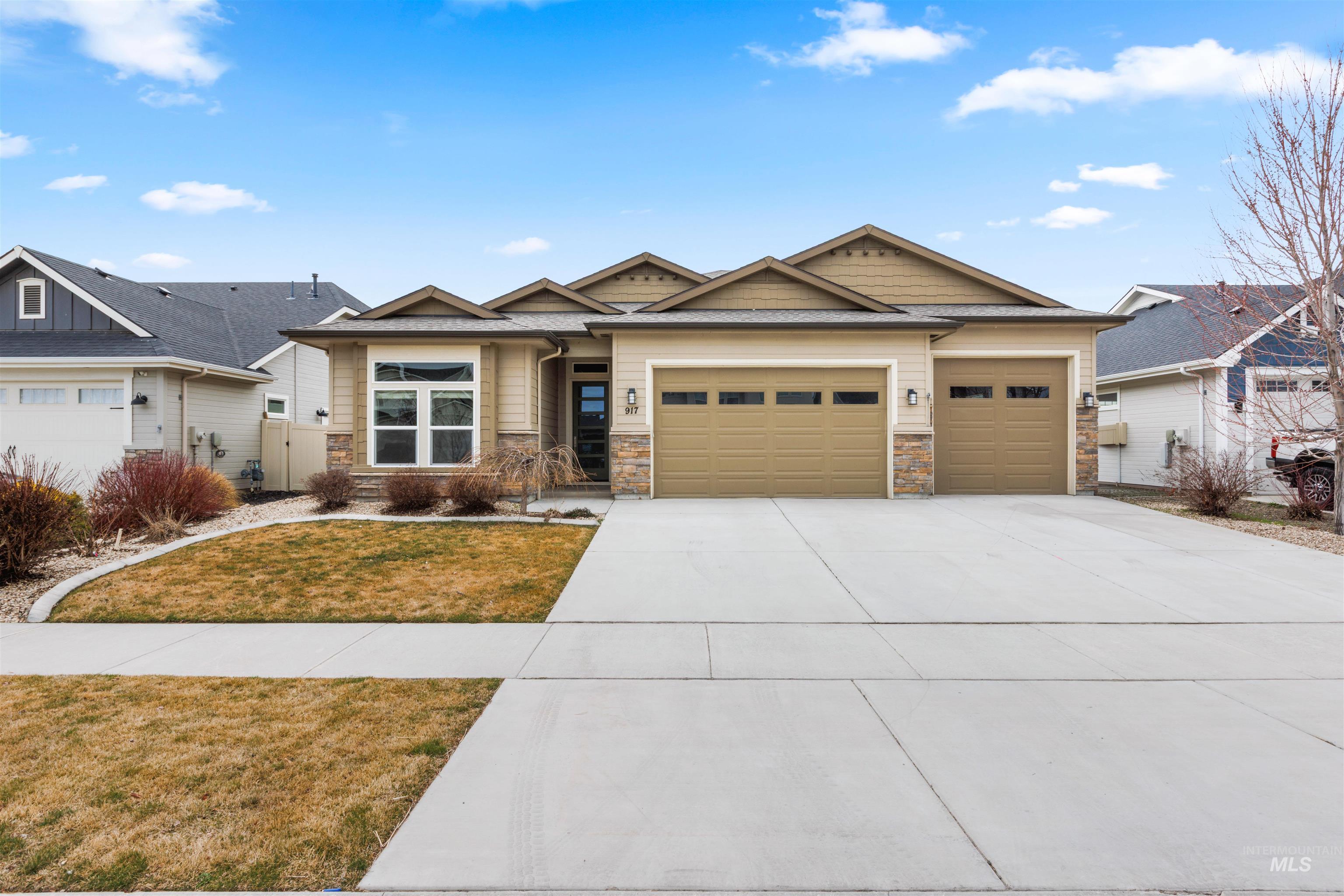 917 E Pascua Dr, Kuna, Idaho 83634, 3 Bedrooms, 2.5 Bathrooms, Residential For Sale, Price $635,000, 98978577