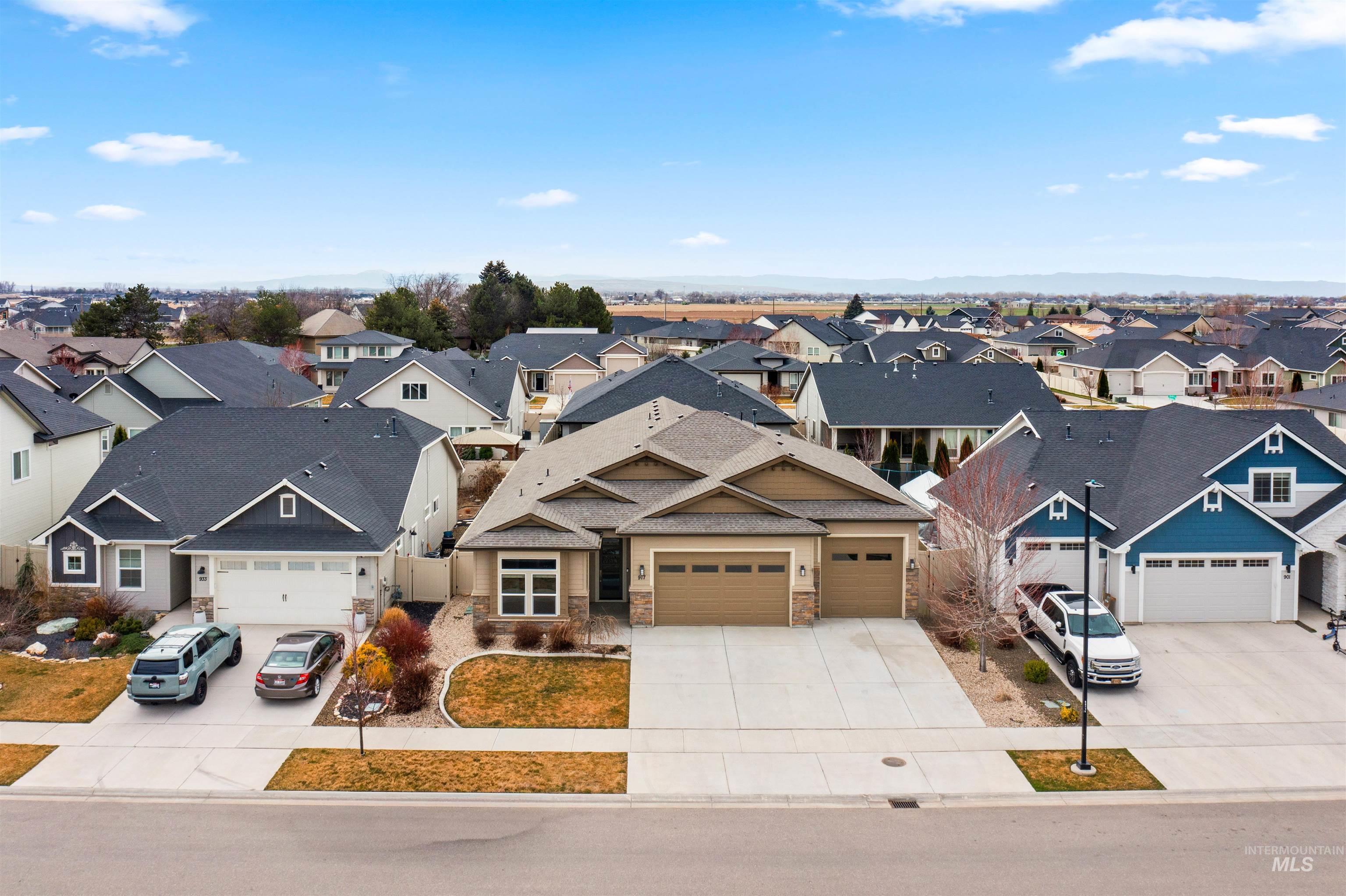 917 E Pascua Dr, Kuna, Idaho 83634, 3 Bedrooms, 2.5 Bathrooms, Residential For Sale, Price $635,000, 98978577