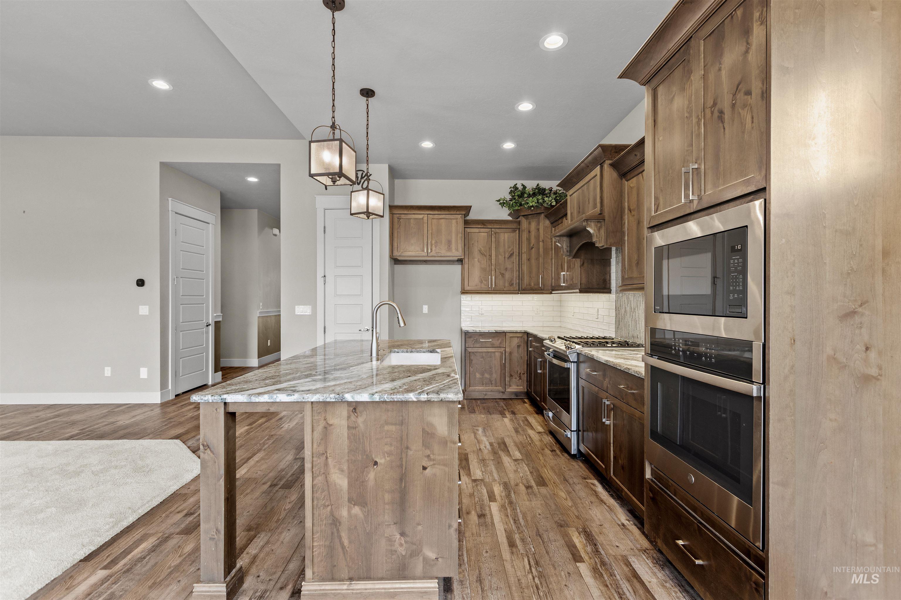 917 E Pascua Dr, Kuna, Idaho 83634, 3 Bedrooms, 2.5 Bathrooms, Residential For Sale, Price $635,000, 98978577