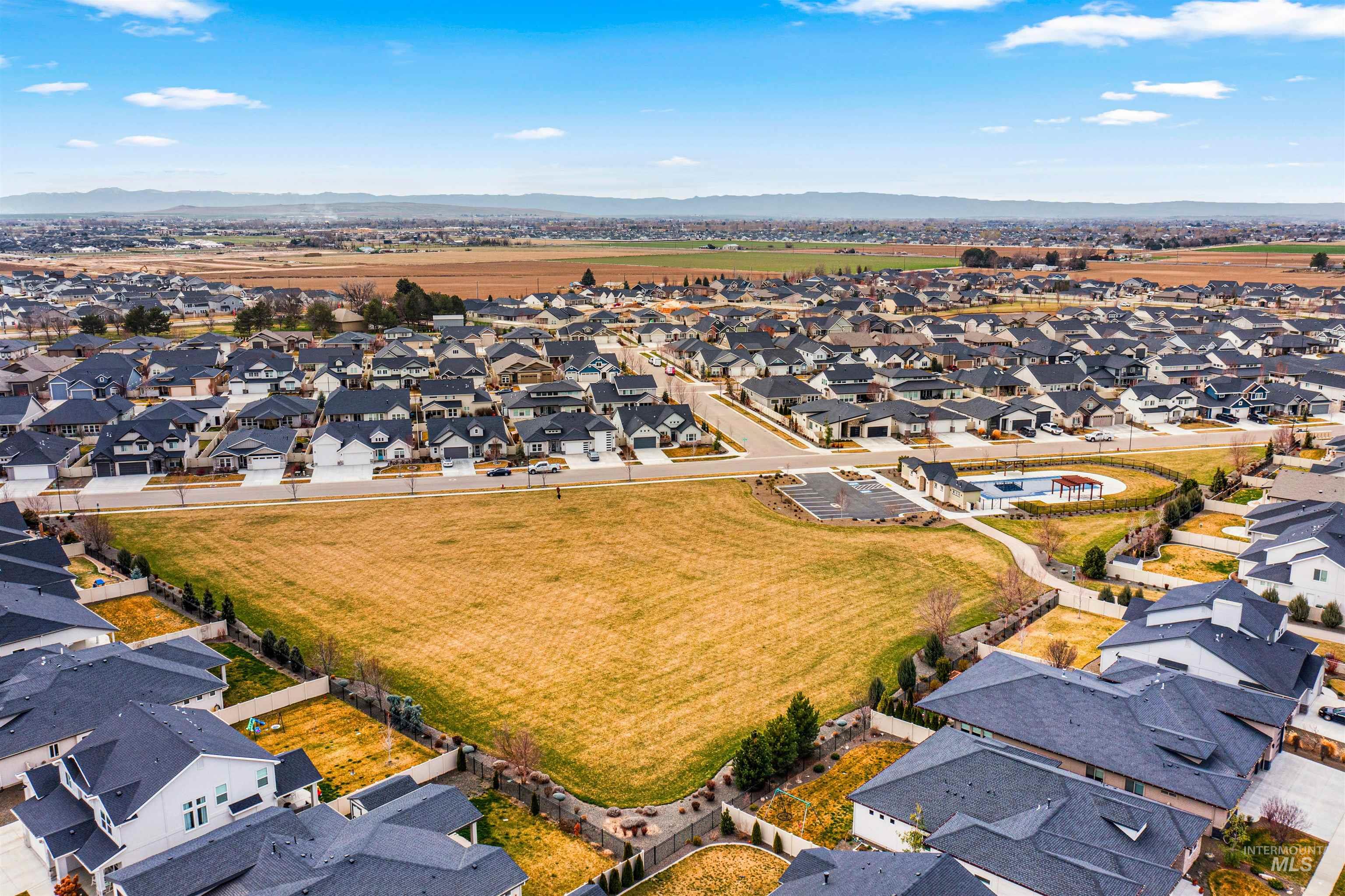 917 E Pascua Dr, Kuna, Idaho 83634, 3 Bedrooms, 2.5 Bathrooms, Residential For Sale, Price $635,000, 98978577