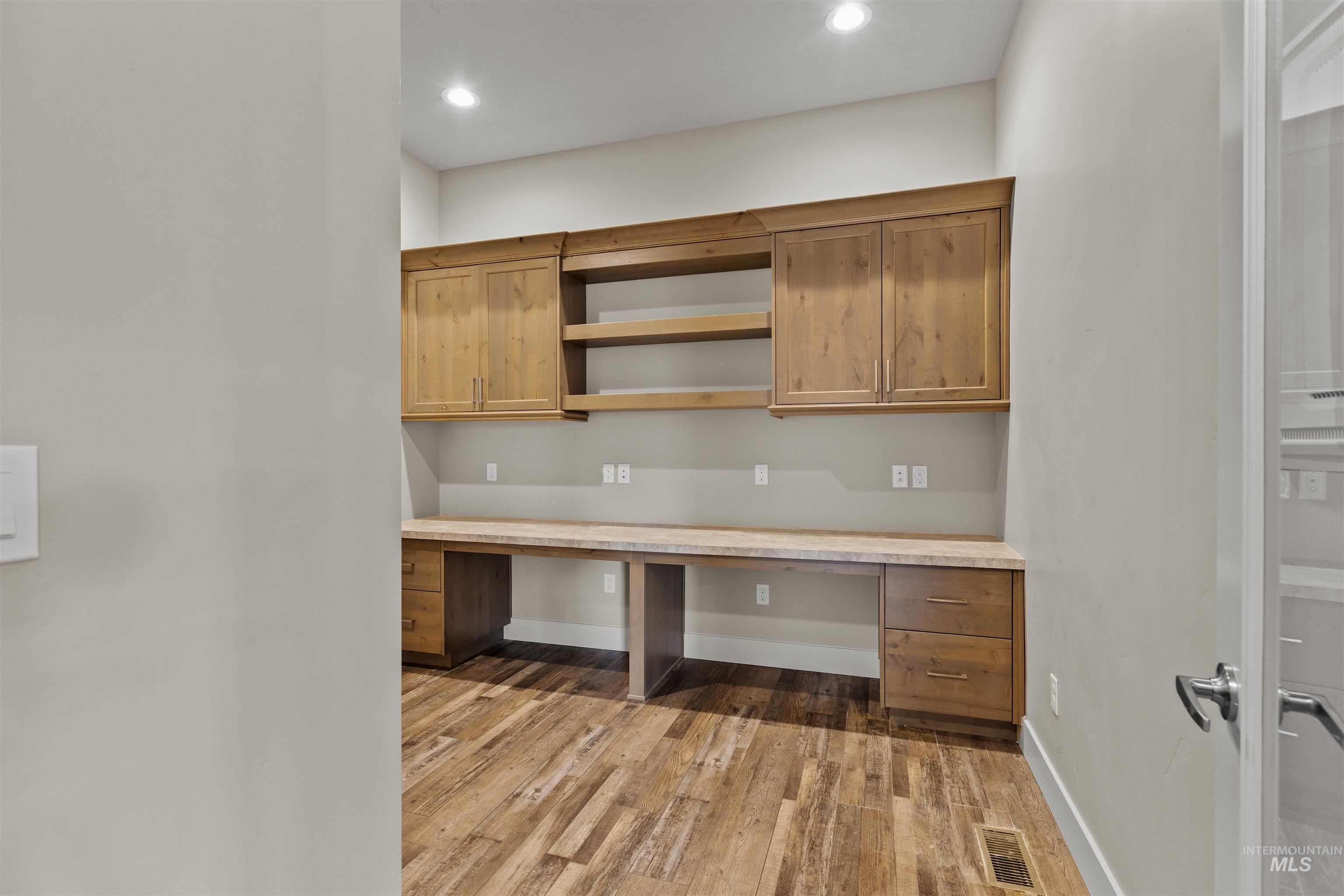 917 E Pascua Dr, Kuna, Idaho 83634, 3 Bedrooms, 2.5 Bathrooms, Residential For Sale, Price $635,000, 98978577