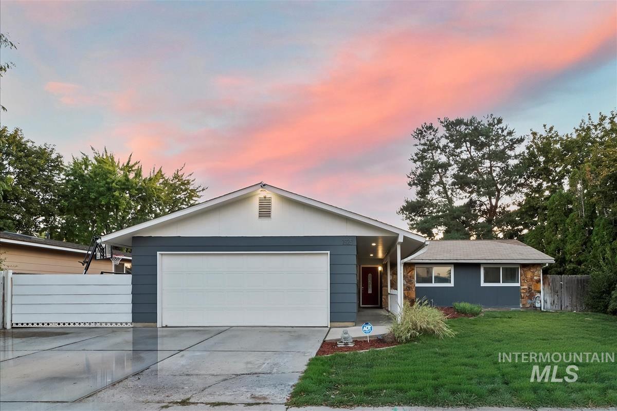 1929 N Crestmont Dr, Meridian, Idaho 83646, 3 Bedrooms, 2 Bathrooms, Residential For Sale, Price $410,000, 98978579