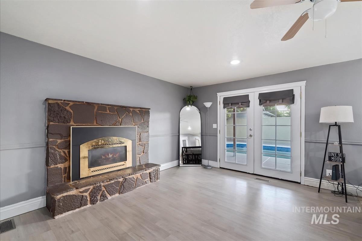 1929 N Crestmont Dr, Meridian, Idaho 83646, 3 Bedrooms, 2 Bathrooms, Residential For Sale, Price $410,000, 98978579