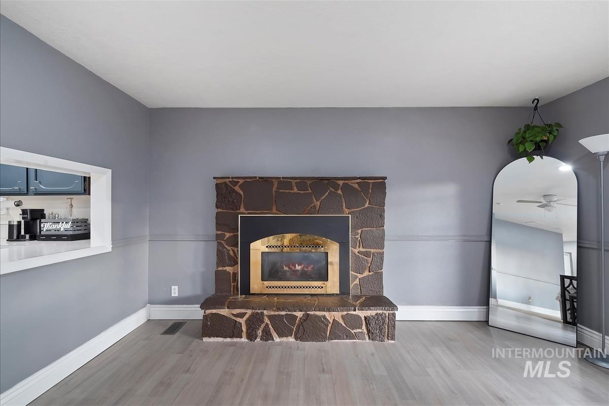 1929 N Crestmont Dr, Meridian, Idaho 83646, 3 Bedrooms, 2 Bathrooms, Residential For Sale, Price $410,000, 98978579