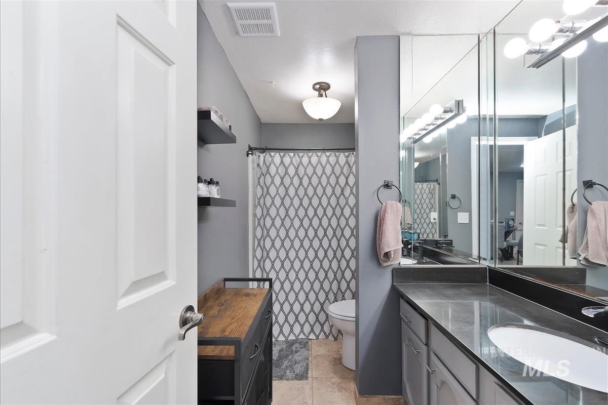 1929 N Crestmont Dr, Meridian, Idaho 83646, 3 Bedrooms, 2 Bathrooms, Residential For Sale, Price $410,000, 98978579