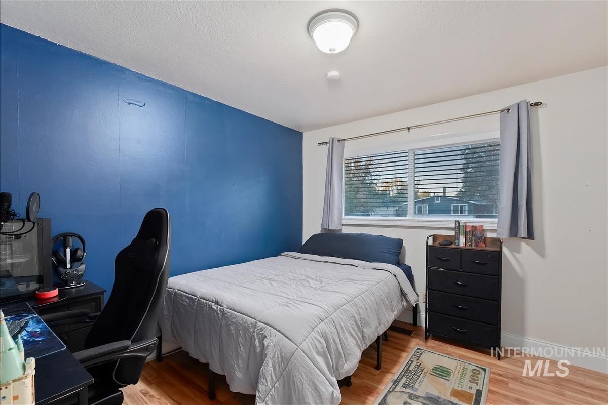 1929 N Crestmont Dr, Meridian, Idaho 83646, 3 Bedrooms, 2 Bathrooms, Residential For Sale, Price $410,000, 98978579