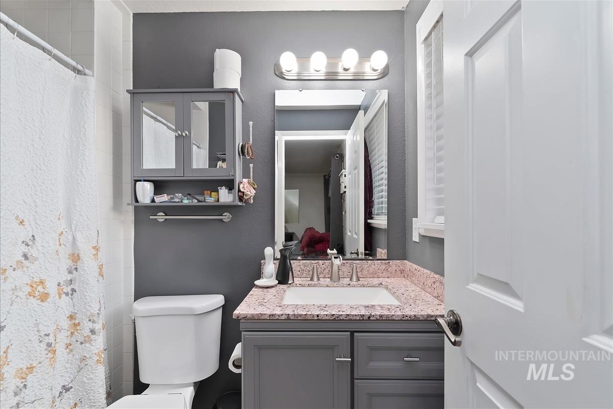 1929 N Crestmont Dr, Meridian, Idaho 83646, 3 Bedrooms, 2 Bathrooms, Residential For Sale, Price $410,000, 98978579