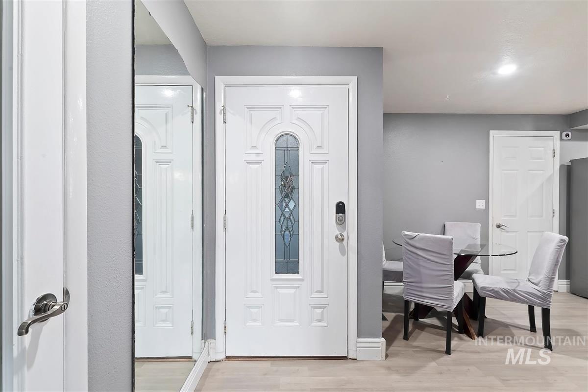 1929 N Crestmont Dr, Meridian, Idaho 83646, 3 Bedrooms, 2 Bathrooms, Residential For Sale, Price $410,000, 98978579