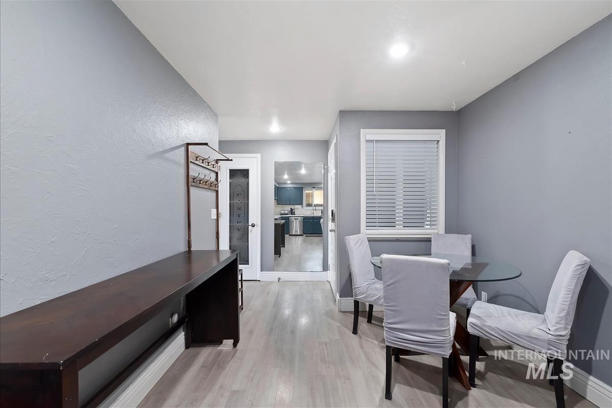 1929 N Crestmont Dr, Meridian, Idaho 83646, 3 Bedrooms, 2 Bathrooms, Residential For Sale, Price $410,000, 98978579