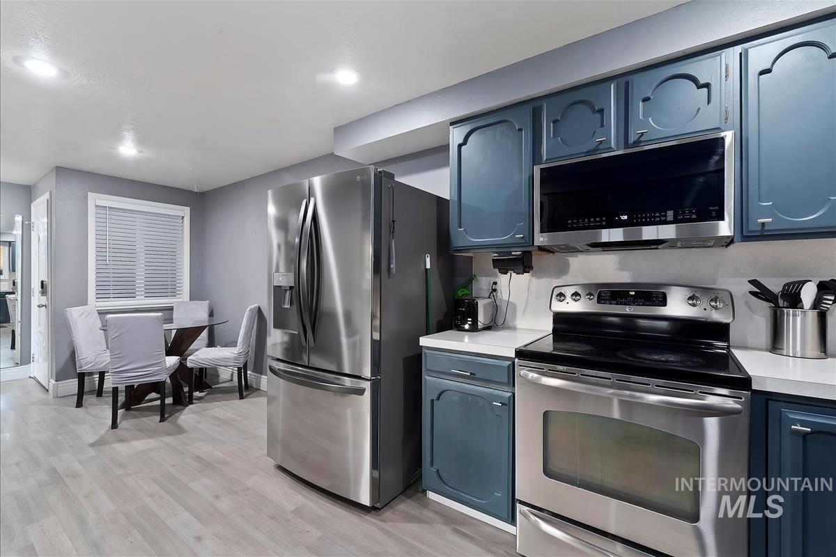 1929 N Crestmont Dr, Meridian, Idaho 83646, 3 Bedrooms, 2 Bathrooms, Residential For Sale, Price $410,000, 98978579