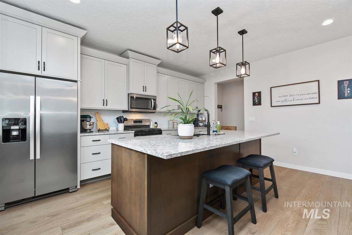 8056 S Diamond River Ave, Meridian, Idaho 83642-1398, 3 Bedrooms, 2.5 Bathrooms, Residential For Sale, Price $587,777, 98978581