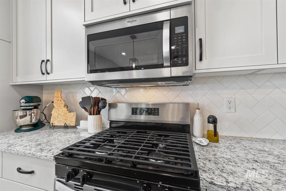 8056 S Diamond River Ave, Meridian, Idaho 83642-1398, 3 Bedrooms, 2.5 Bathrooms, Residential For Sale, Price $625,000, 98978581