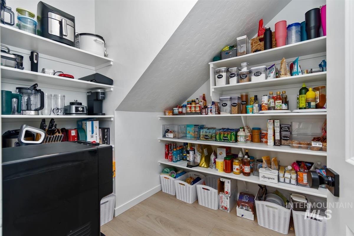 8056 S Diamond River Ave, Meridian, Idaho 83642-1398, 3 Bedrooms, 2.5 Bathrooms, Residential For Sale, Price $625,000, 98978581