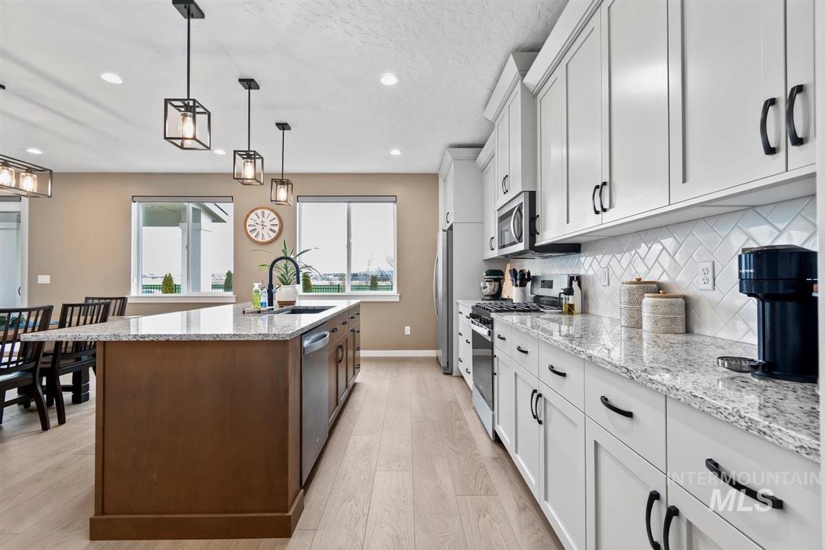 8056 S Diamond River Ave, Meridian, Idaho 83642-1398, 3 Bedrooms, 2.5 Bathrooms, Residential For Sale, Price $625,000, 98978581