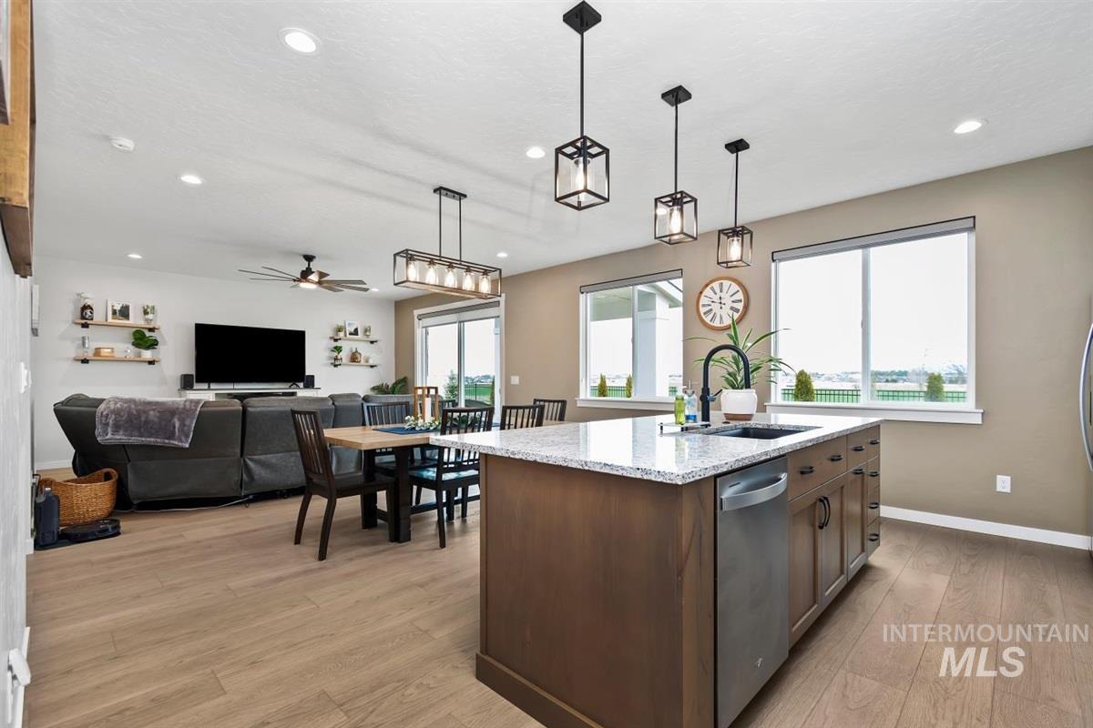 8056 S Diamond River Ave, Meridian, Idaho 83642-1398, 3 Bedrooms, 2.5 Bathrooms, Residential For Sale, Price $587,777, 98978581
