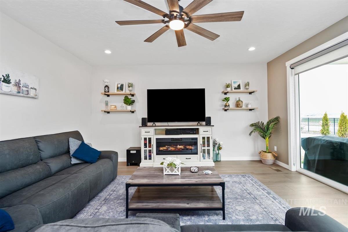 8056 S Diamond River Ave, Meridian, Idaho 83642-1398, 3 Bedrooms, 2.5 Bathrooms, Residential For Sale, Price $625,000, 98978581