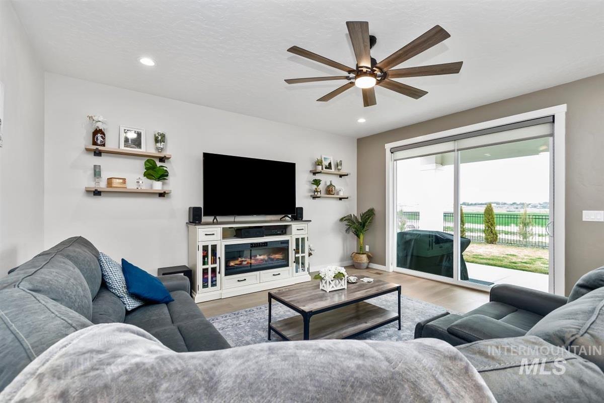 8056 S Diamond River Ave, Meridian, Idaho 83642-1398, 3 Bedrooms, 2.5 Bathrooms, Residential For Sale, Price $587,777, 98978581