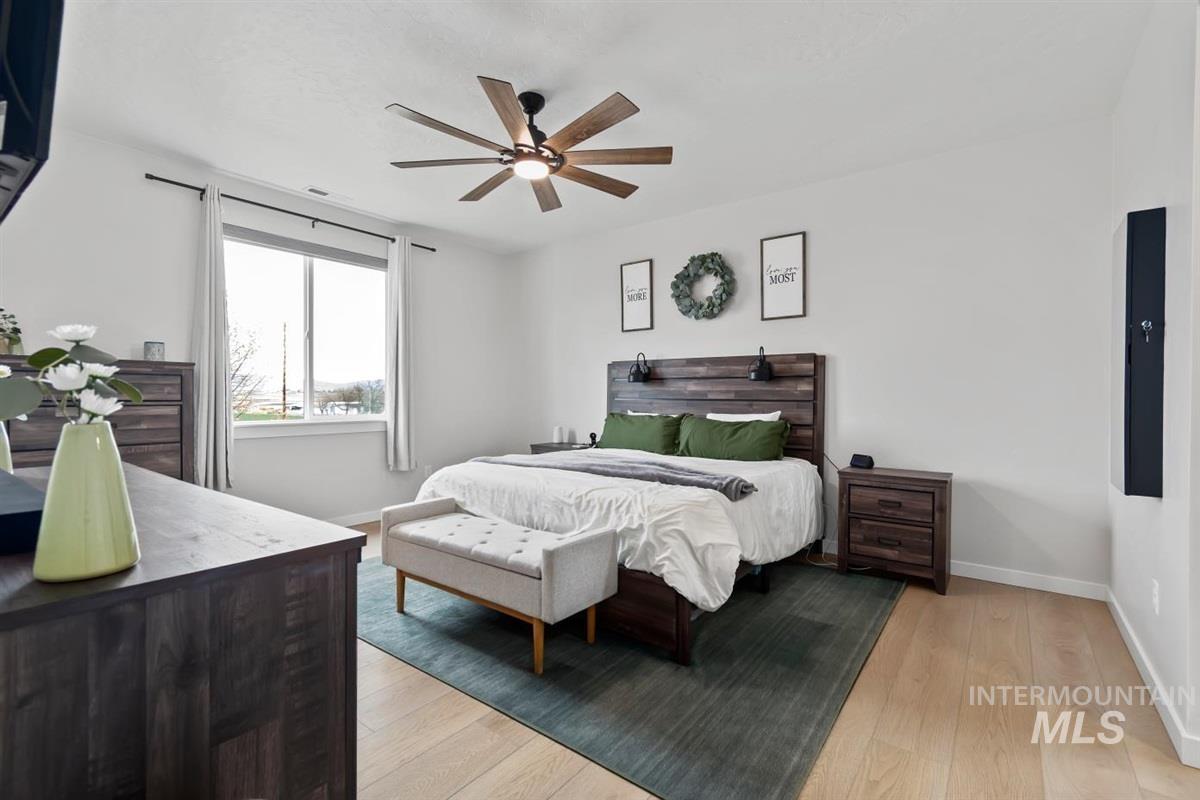 8056 S Diamond River Ave, Meridian, Idaho 83642-1398, 3 Bedrooms, 2.5 Bathrooms, Residential For Sale, Price $587,777, 98978581