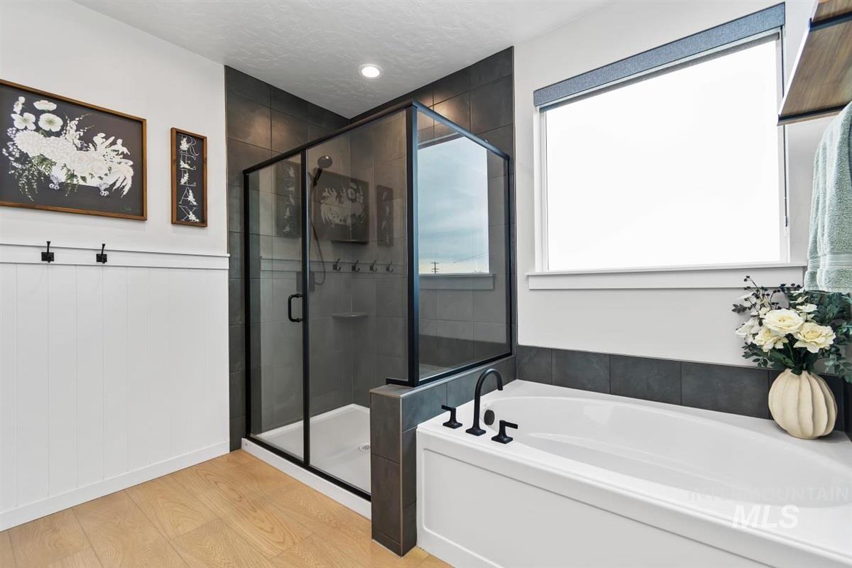 8056 S Diamond River Ave, Meridian, Idaho 83642-1398, 3 Bedrooms, 2.5 Bathrooms, Residential For Sale, Price $625,000, 98978581