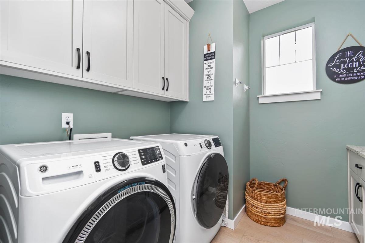 8056 S Diamond River Ave, Meridian, Idaho 83642-1398, 3 Bedrooms, 2.5 Bathrooms, Residential For Sale, Price $625,000, 98978581