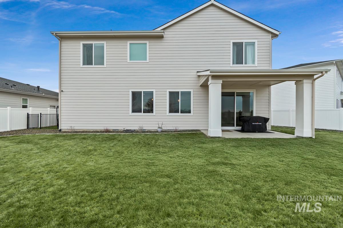 8056 S Diamond River Ave, Meridian, Idaho 83642-1398, 3 Bedrooms, 2.5 Bathrooms, Residential For Sale, Price $587,777, 98978581