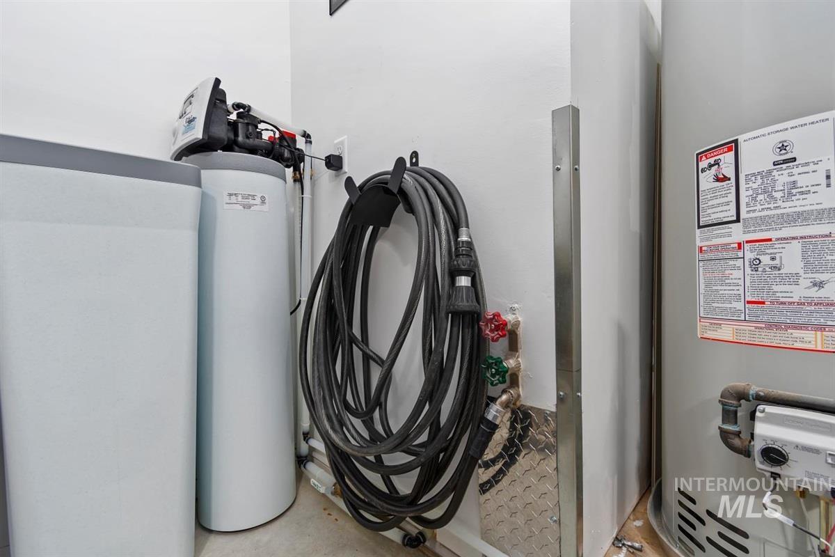 8056 S Diamond River Ave, Meridian, Idaho 83642-1398, 3 Bedrooms, 2.5 Bathrooms, Residential For Sale, Price $625,000, 98978581