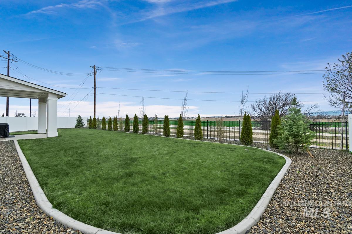 8056 S Diamond River Ave, Meridian, Idaho 83642-1398, 3 Bedrooms, 2.5 Bathrooms, Residential For Sale, Price $587,777, 98978581
