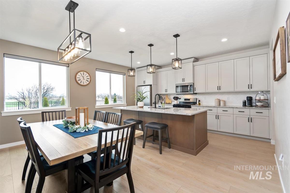 8056 S Diamond River Ave, Meridian, Idaho 83642-1398, 3 Bedrooms, 2.5 Bathrooms, Residential For Sale, Price $587,777, 98978581