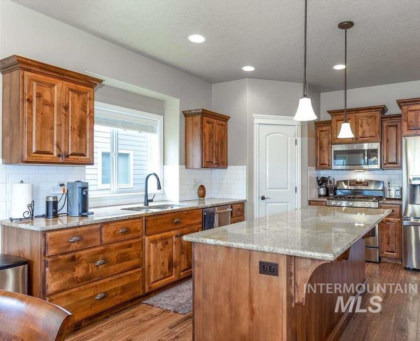 10144 W Achillea, Star, Idaho 83669-0000, 3 Bedrooms, 2 Bathrooms, Residential For Sale, Price $531,900, 98978589